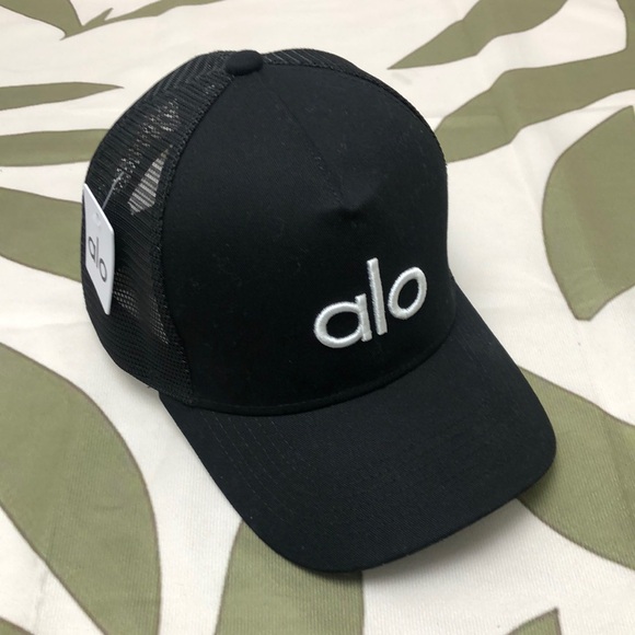 ALO Yoga Accessories - NWT ALO Yoga Brown District Trucker Hat